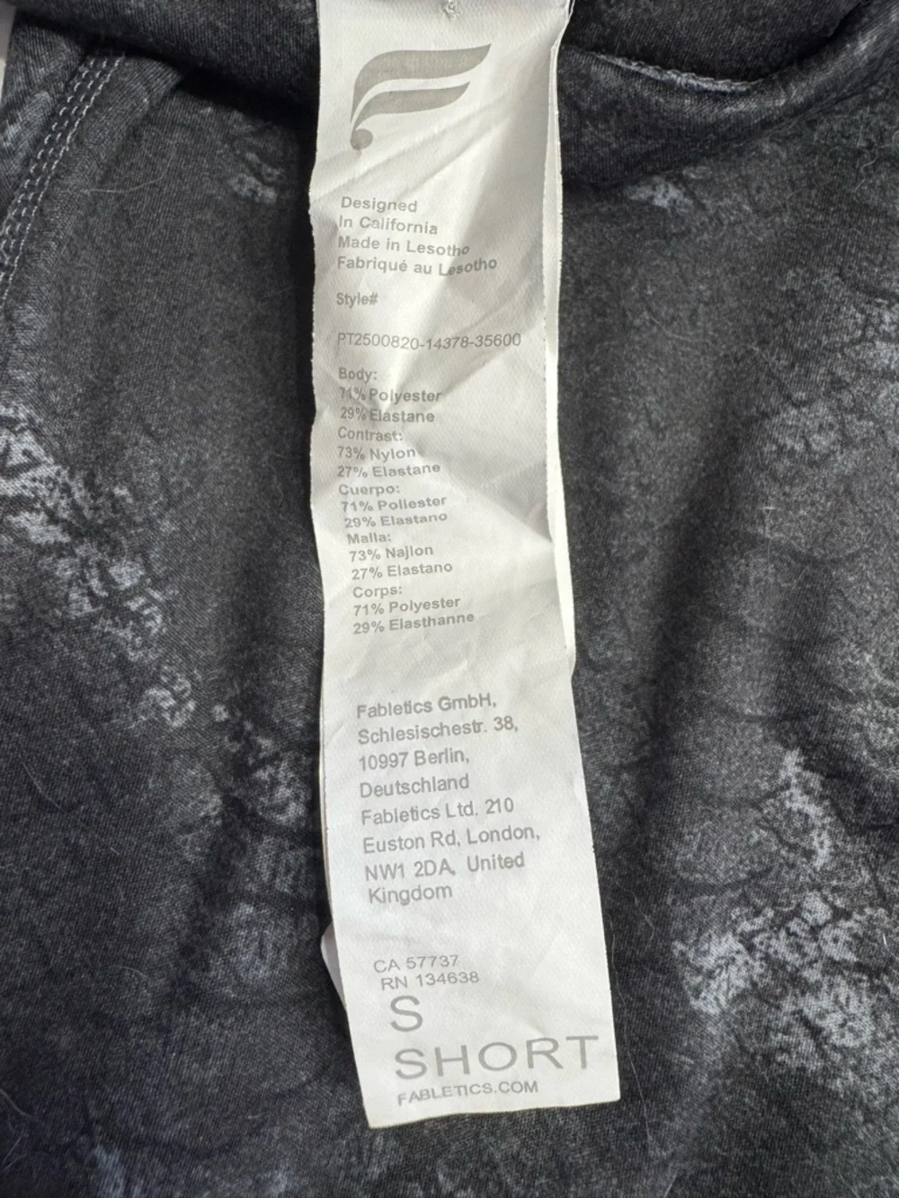 Fabletics Wmns Sz S Short Gray Snakeskin Print Flare Yoga Pants Leggings Pocket - Picture 4 of 6